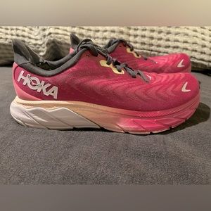 HOKA | Arahi 6 | Women’s Size 8 Running Shoe